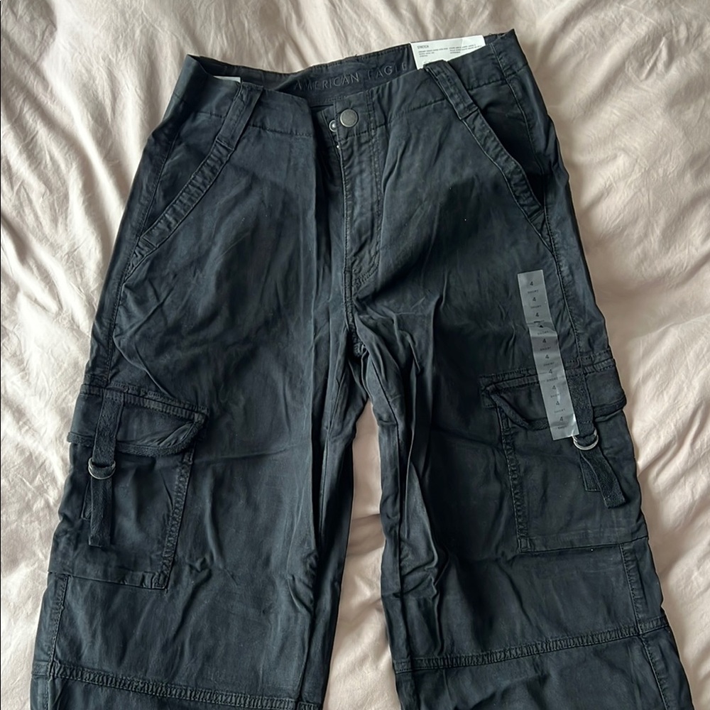 AMERICAN EAGLE Black Cargo Pants